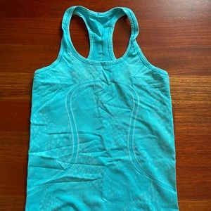 Lululemon tank